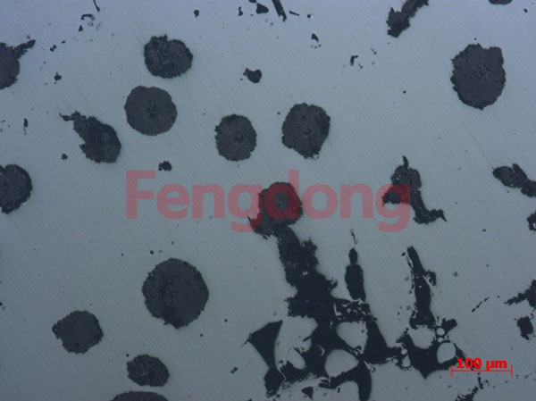 裂紋附近心部顯微組織未腐蝕 100× 裂紋附近心部顯微組織未腐蝕 100×